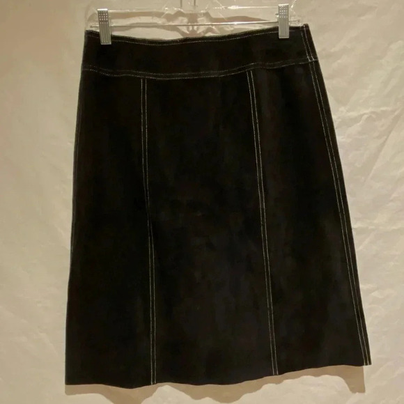 theory Snap-front Black Suede Skirt with topstitching, size 6, NWT - Picture 2 of 9